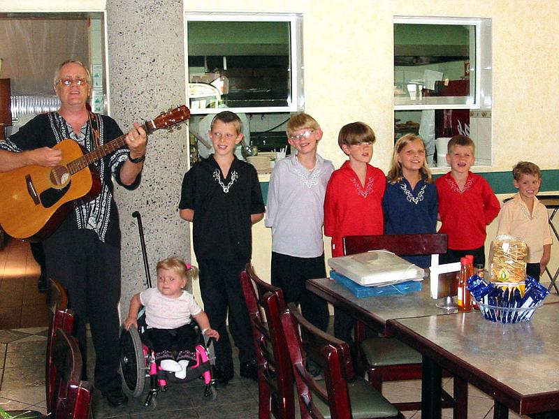 2-26.JPG - The day before her birthday we went singing with the kids at a restaurant. Kika didn't sing but was in the lineup.