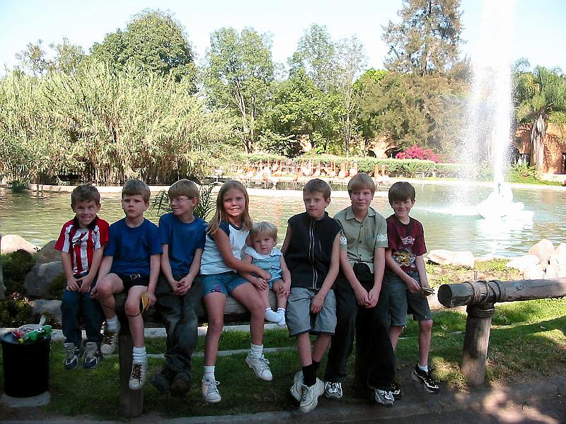 3-10.JPG - At the zoo with all the kids.