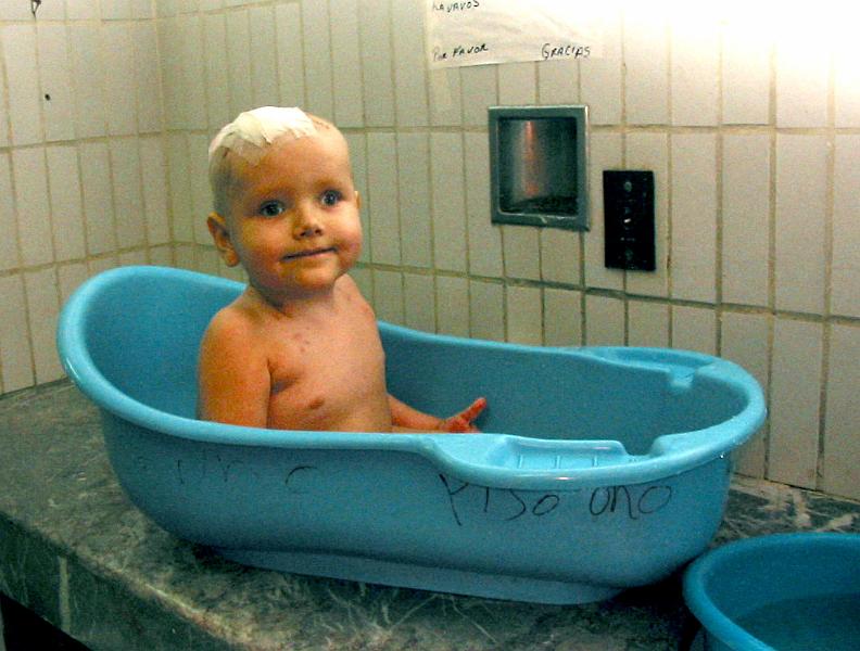 4-32.jpg - Taking a bath before going home.